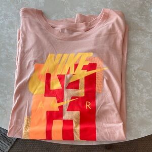 Nike Peach Tee with Vibrant Graphic